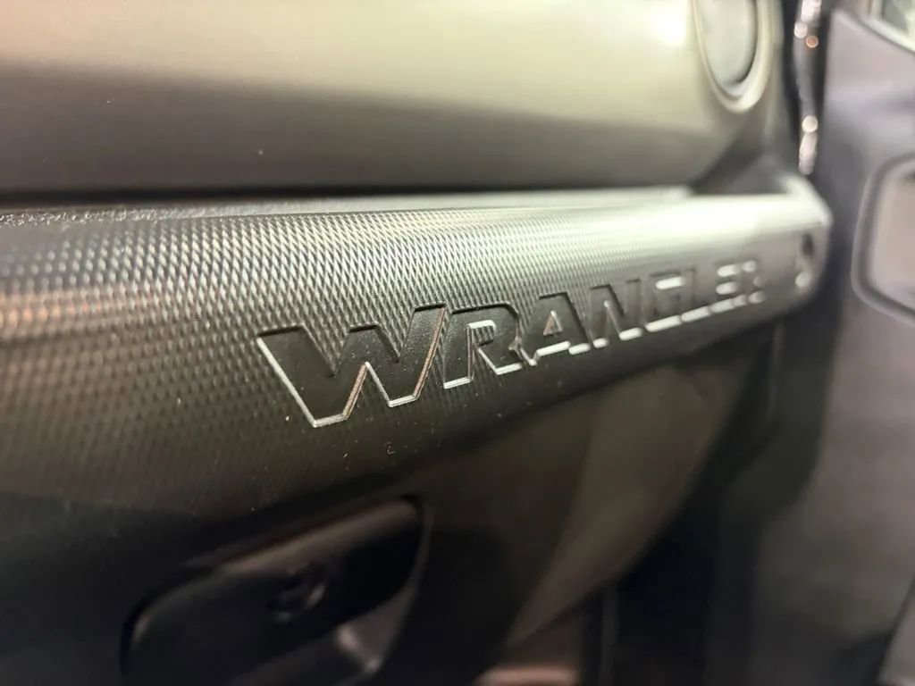 Used 2021 Jeep Wrangler Sport AWD/4WD image 28