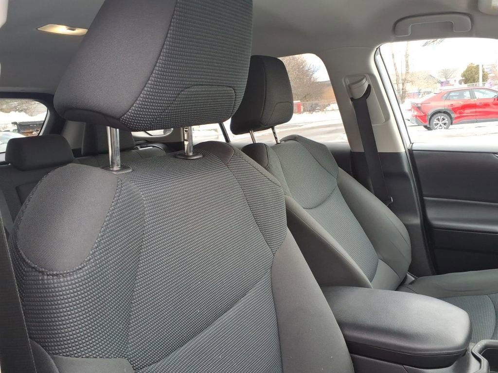 Certified 2022 Toyota RAV4 LE image 27