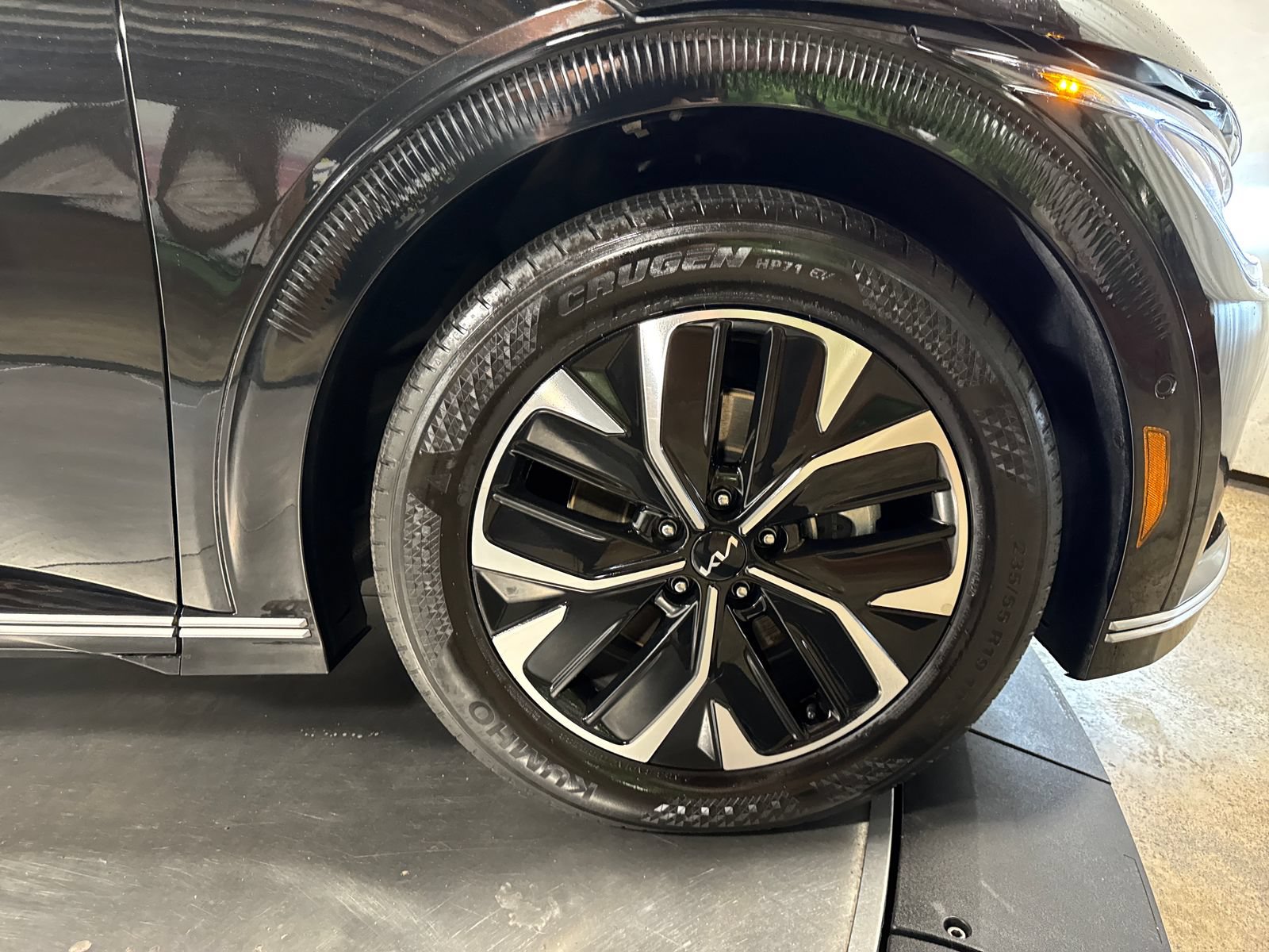 Certified 2024 Kia EV6 Wind w/ Wind Technology Package AWD/4WD image 14