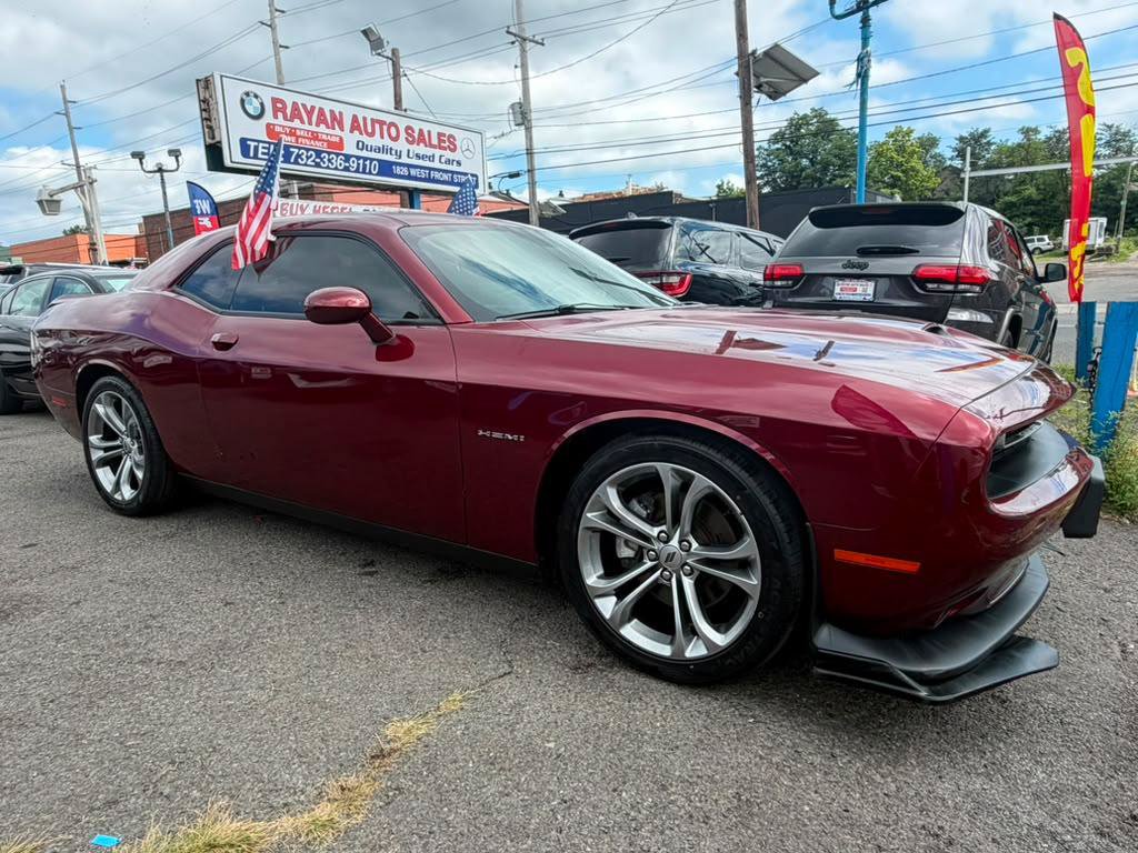 Used 2021 Dodge Challenger R/T RWD image 2