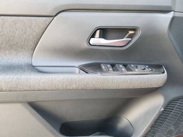 Used 2026 Nissan Kicks SV image 17