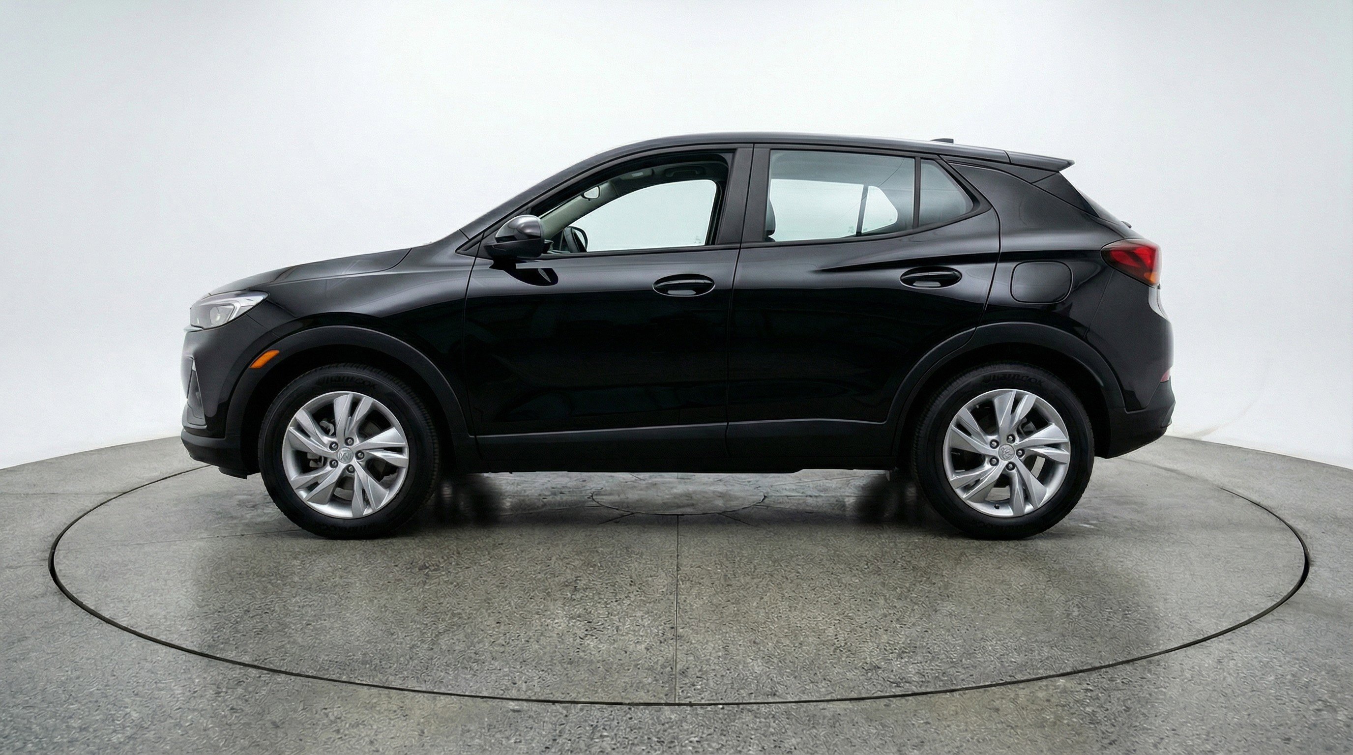 Used 2025 Buick Encore GX Preferred AWD/4WD image 5