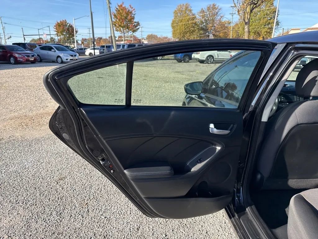 Used 2017 Kia Forte LX w/ LX Popular Package image 12