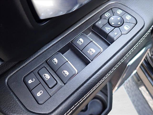 Used 2025 RAM 3500 Laramie AWD/4WD image 17