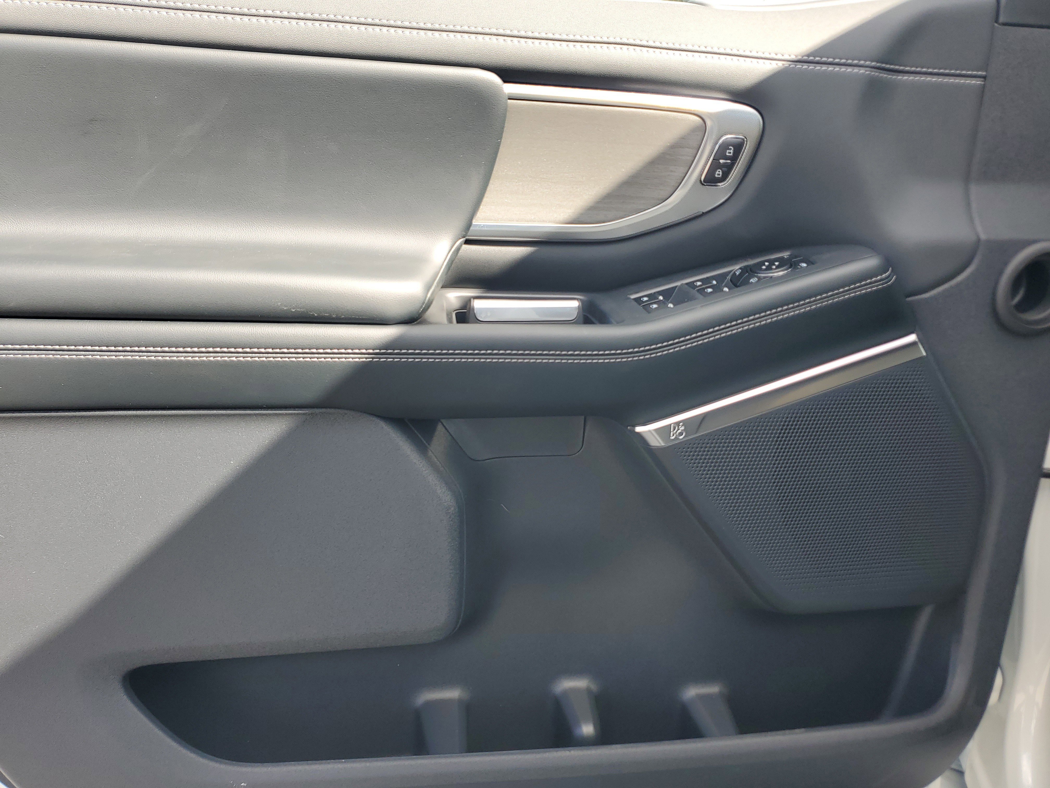 New 2025 Ford Expedition Max Platinum w/ Driver's Package image 12