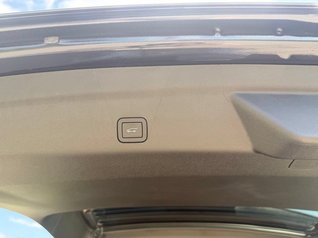 Used 2026 Chevrolet Tahoe Premier w/ Sun And Tow Package AWD/4WD image 7