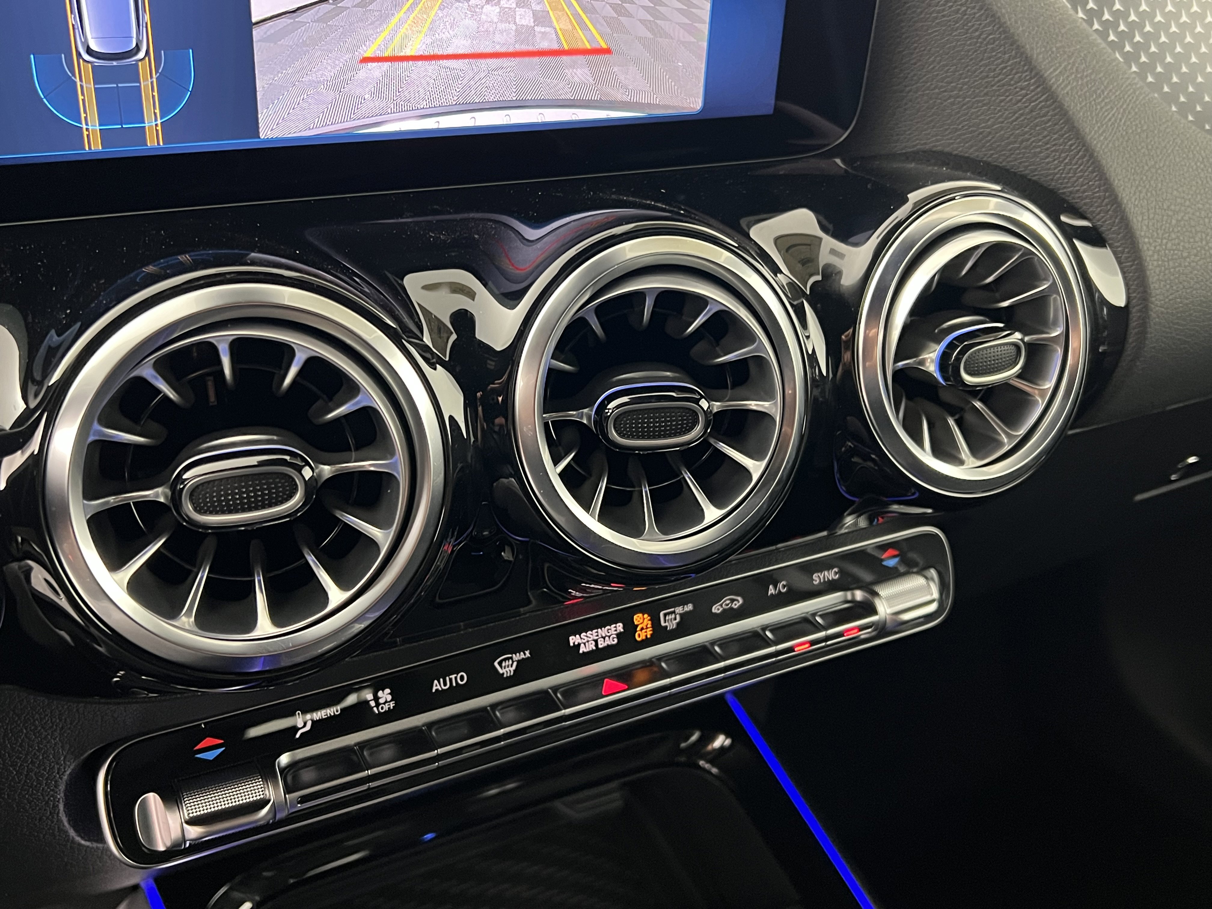 New 2025 Mercedes-Benz GLA 250 4MATIC image 31