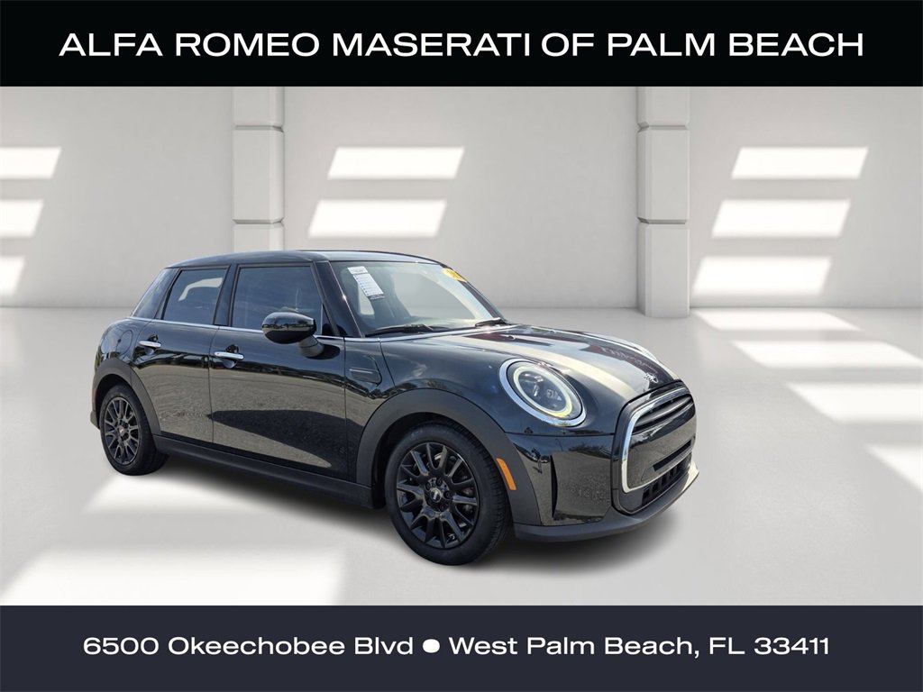Used 2023 MINI Cooper 4-Door Hardtop image 1