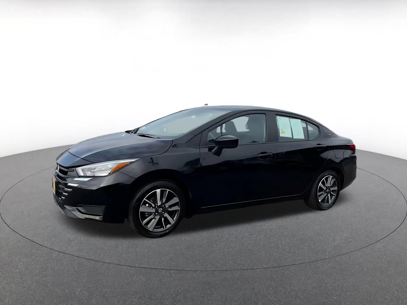 Used 2025 Nissan Versa SV FWD image 7