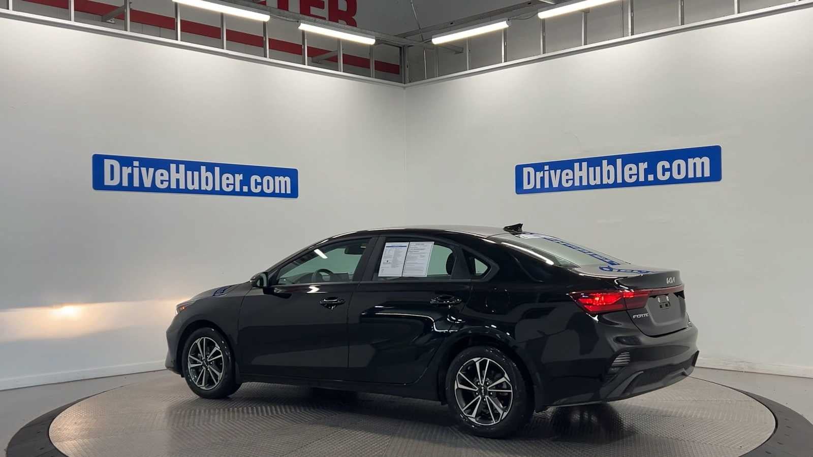 Used 2024 Kia Forte LXS w/ LXS Technology Package FWD image 6