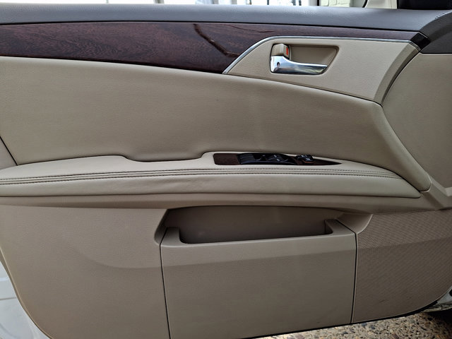 Used 2009 Toyota Avalon XLS image 12