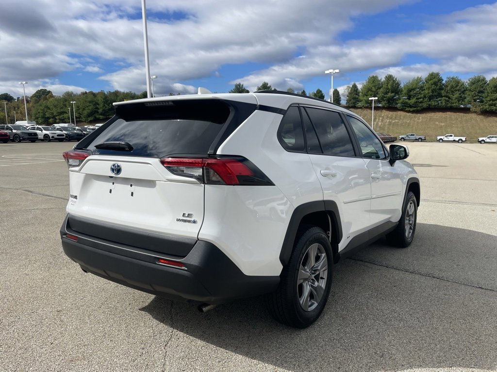 Used 2024 Toyota RAV4 LE image 3