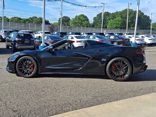 Used 2024 Chevrolet Corvette Z06 w/ Stealth Interior Trim Package RWD image 6