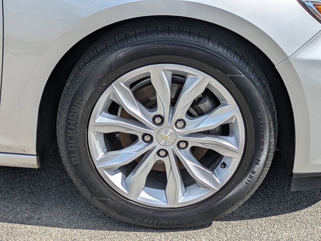 Used 2020 Chevrolet Malibu LT image 12