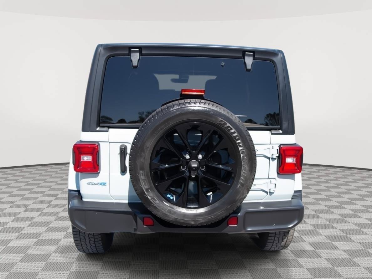 Used 2023 Jeep Wrangler Unlimited Sahara w/ Cold Weather Group AWD/4WD image 6