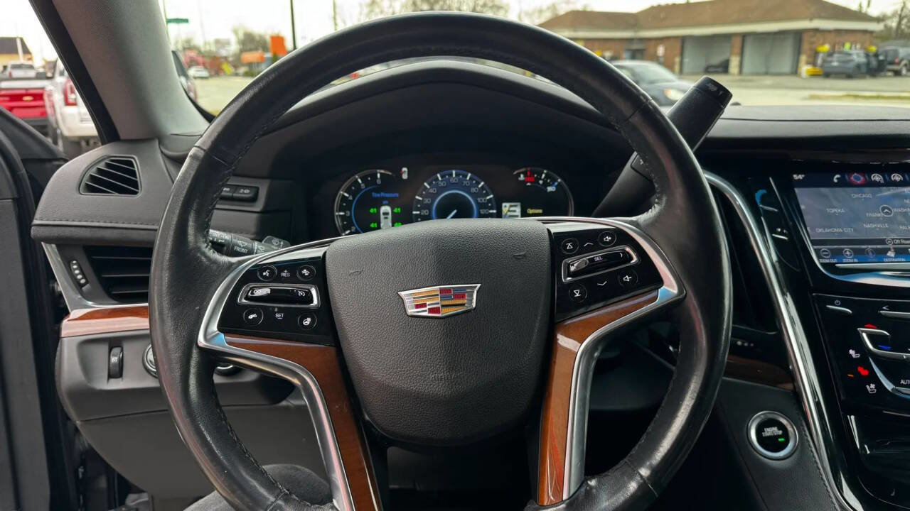Used 2016 Cadillac Escalade Luxury image 25