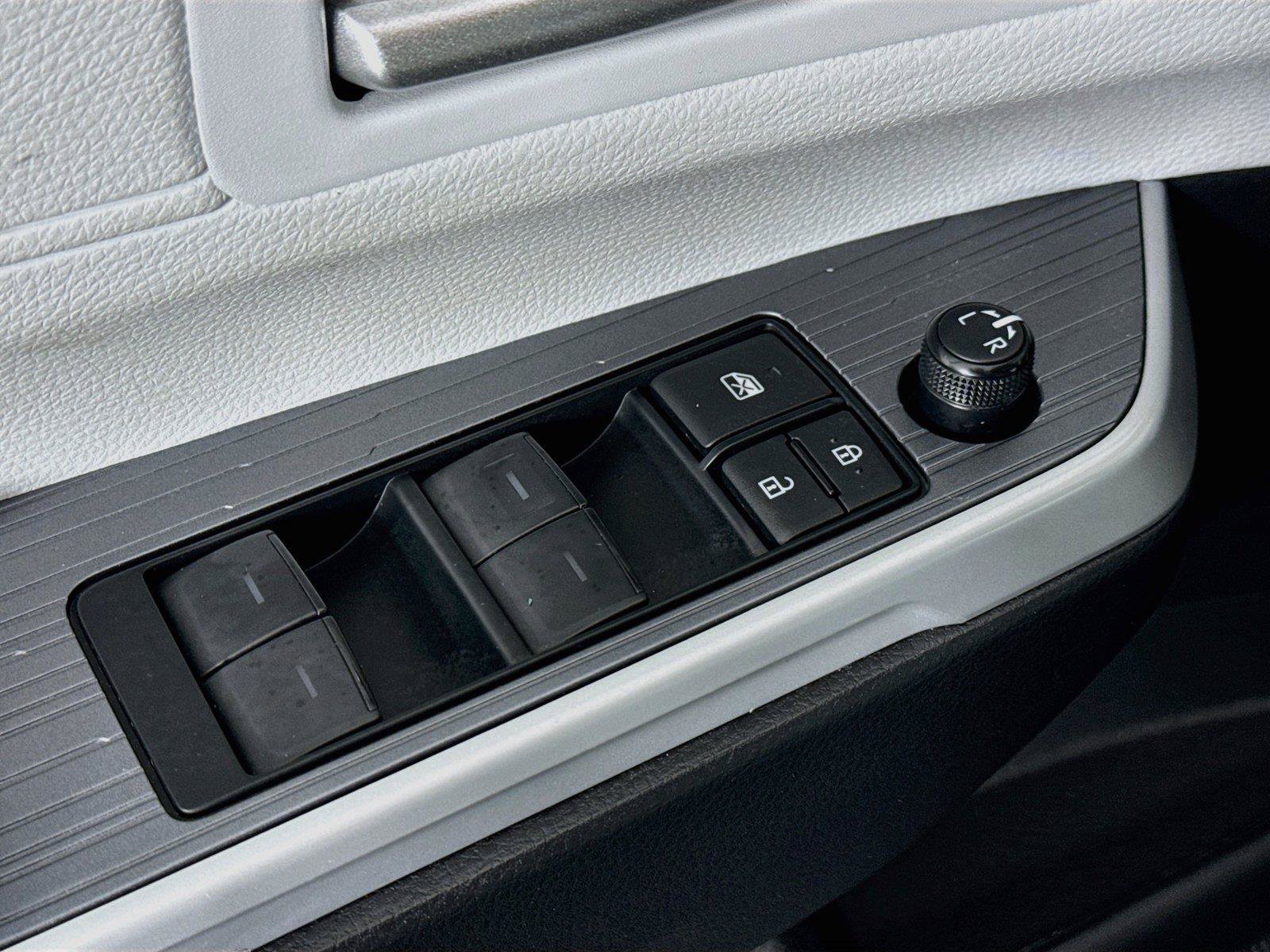 Certified 2026 Toyota Sienna XLE FWD image 29