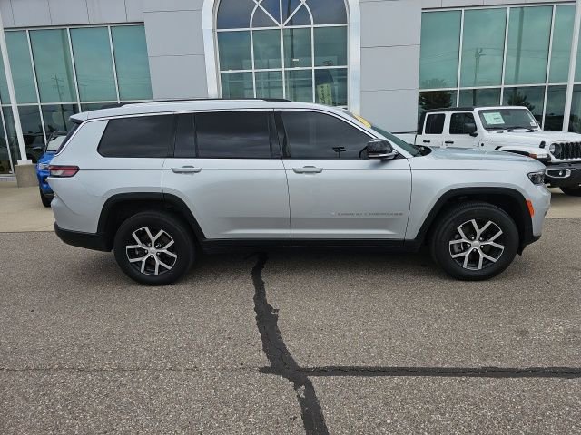 Used 2024 Jeep Grand Cherokee L Limited image 4