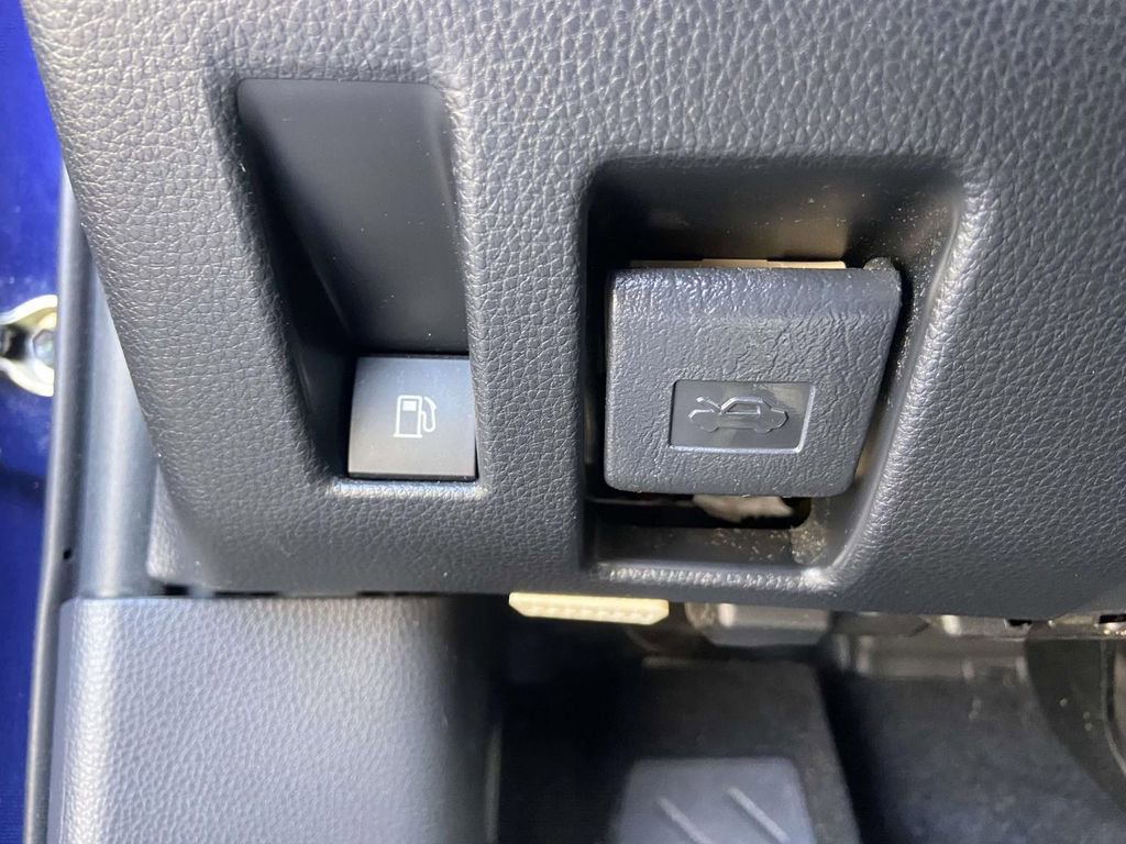 Used 2020 Toyota RAV4 XSE image 33