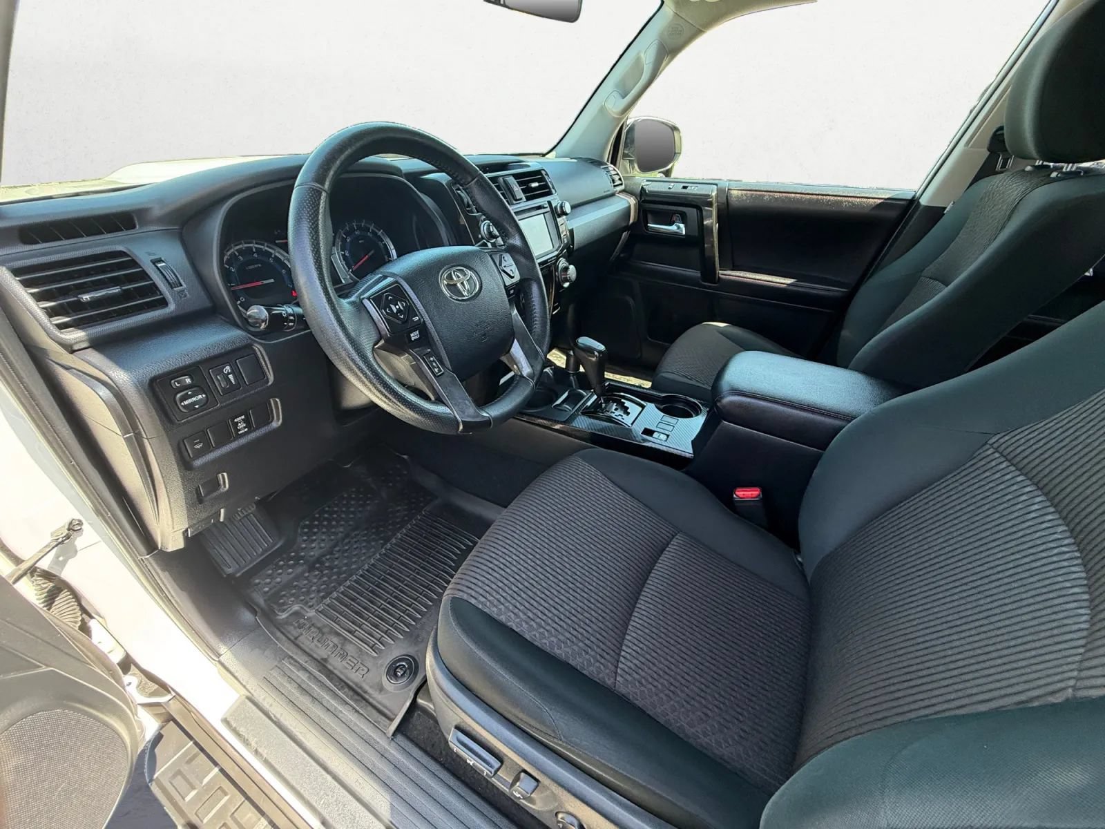 Used 2018 Toyota 4Runner TRD Off-Road AWD/4WD image 15