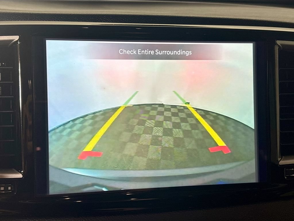 Certified 2023 Chrysler Pacifica Touring-L FWD image 17