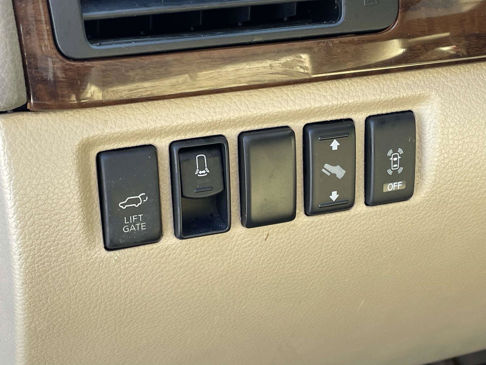 Used 2015 Nissan Armada Platinum AWD/4WD image 11