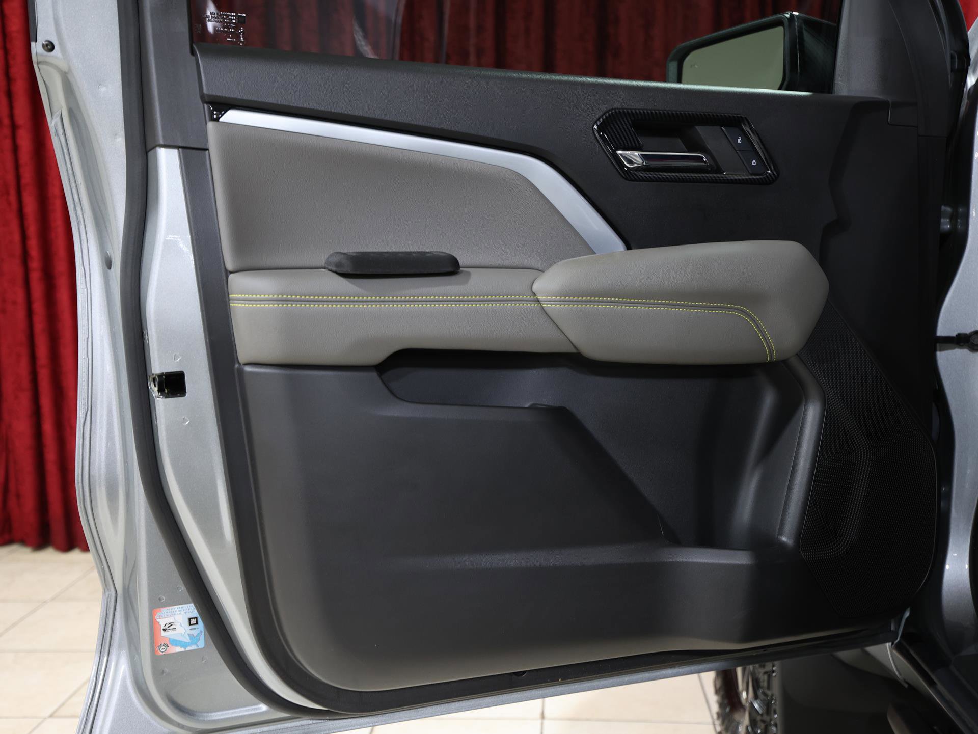 Used 2024 Chevrolet Colorado ZR2 w/ Technology Package image 11