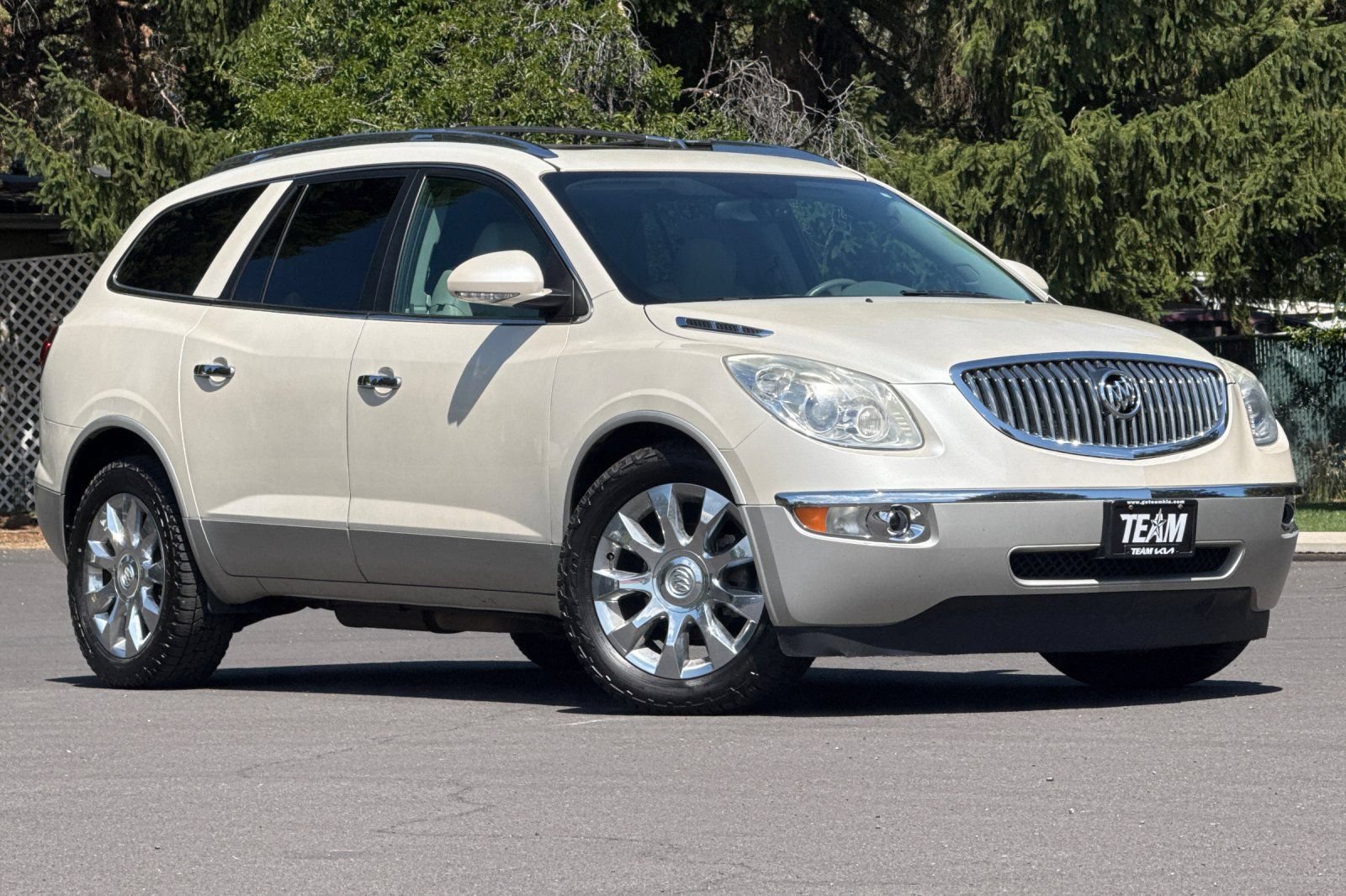Used 2012 Buick Enclave Premium AWD/4WD image 2