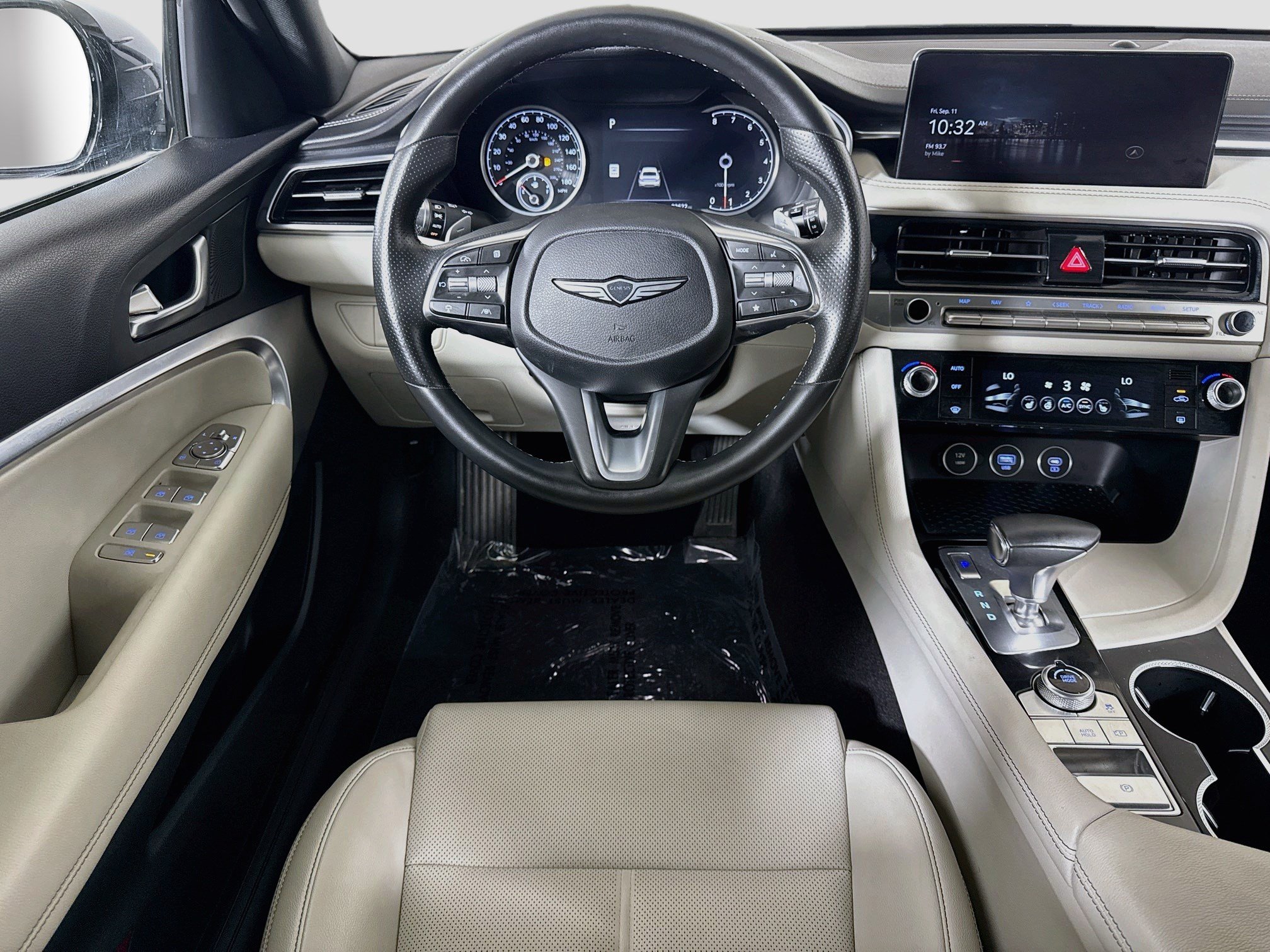 Used 2025 Genesis G70 2.5T AWD/4WD image 17