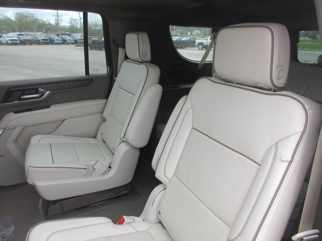 New 2026 GMC Yukon XL Denali image 12
