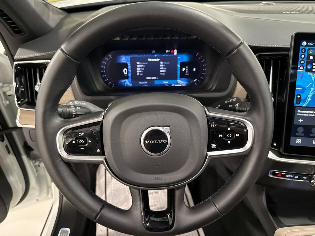 Used 2026 Volvo XC90 B6 Plus w/ Protection Package Premier AWD/4WD image 11
