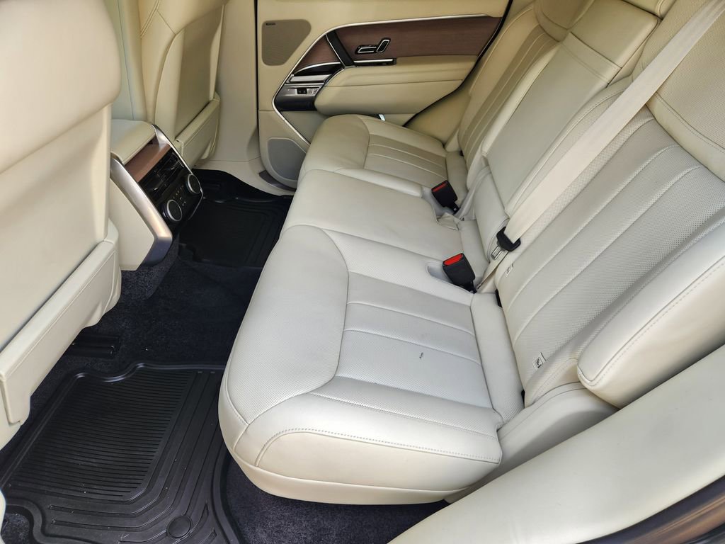 Used 2023 Land Rover Range Rover SE image 29