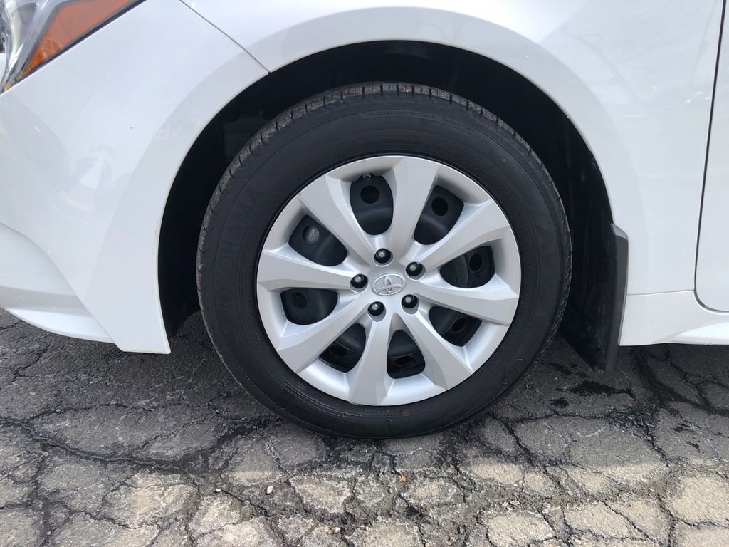 Used 2023 Toyota Corolla LE image 14