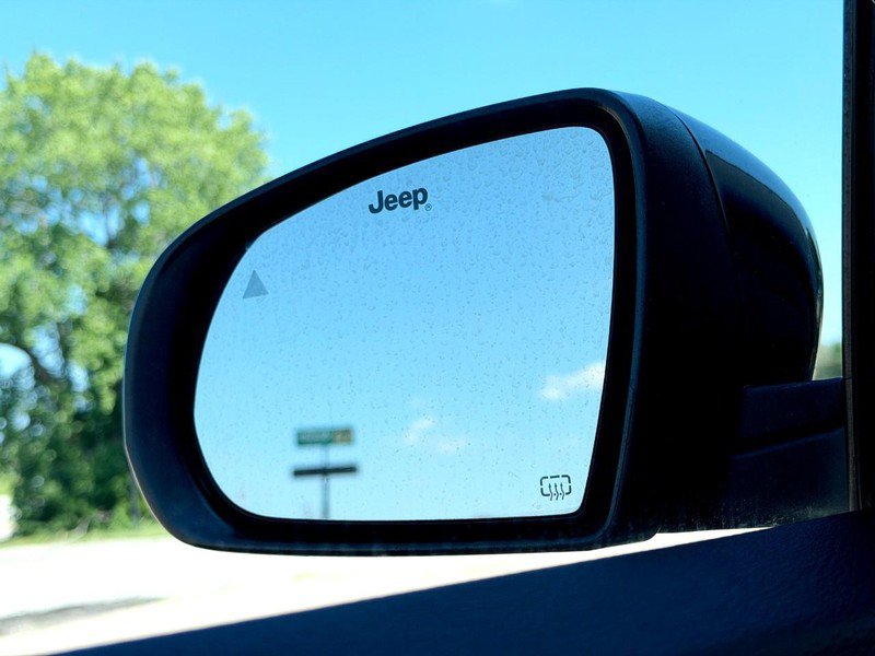 Used 2025 Jeep Compass Trailhawk AWD/4WD image 30
