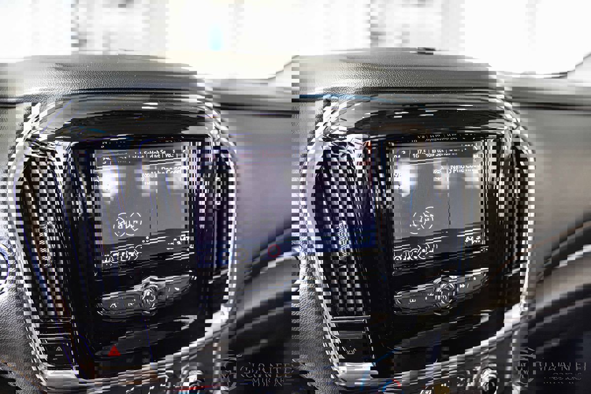 Used 2020 Chevrolet Traverse LT image 26