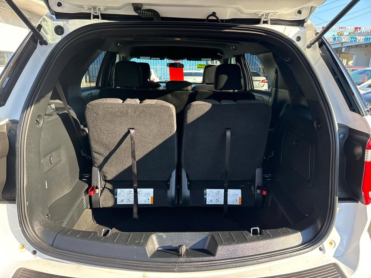 Used 2018 Ford Explorer XLT FWD image 5