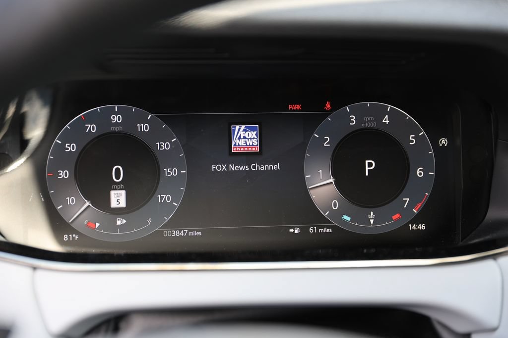 Certified 2026 Land Rover Range Rover Evoque Dynamic SE AWD/4WD image 23