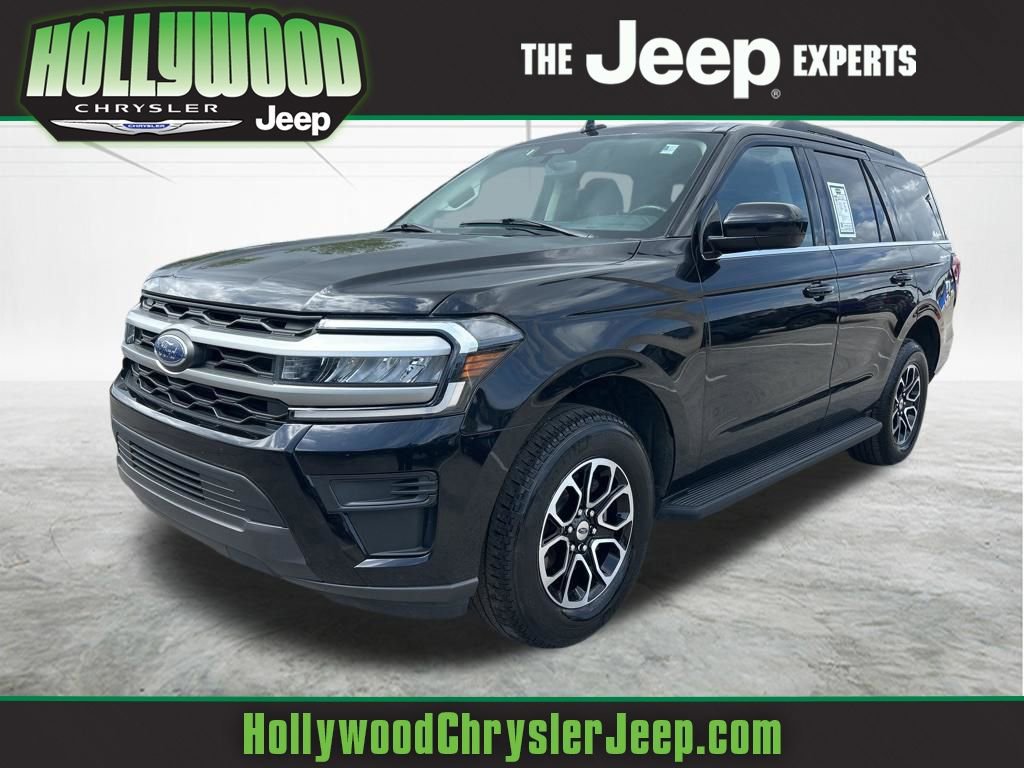 Used 2024 Ford Expedition XLT image 1