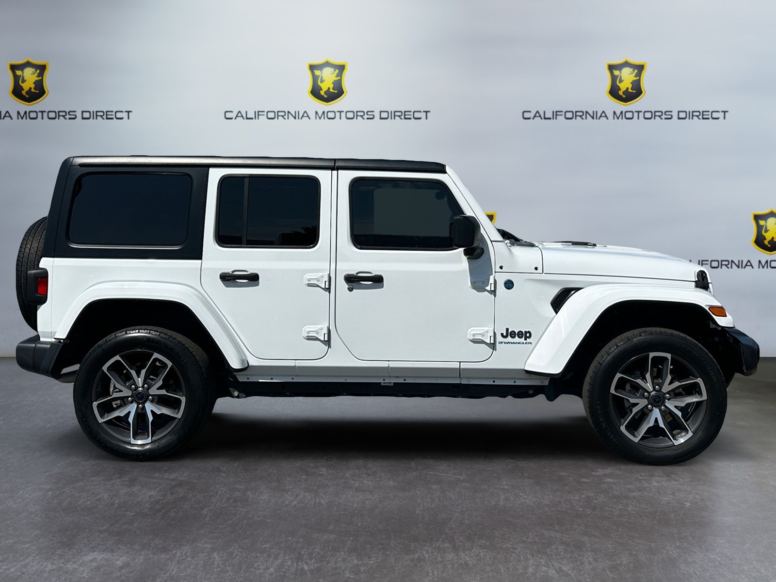 Used 2024 Jeep Wrangler Unlimited AWD/4WD image 6