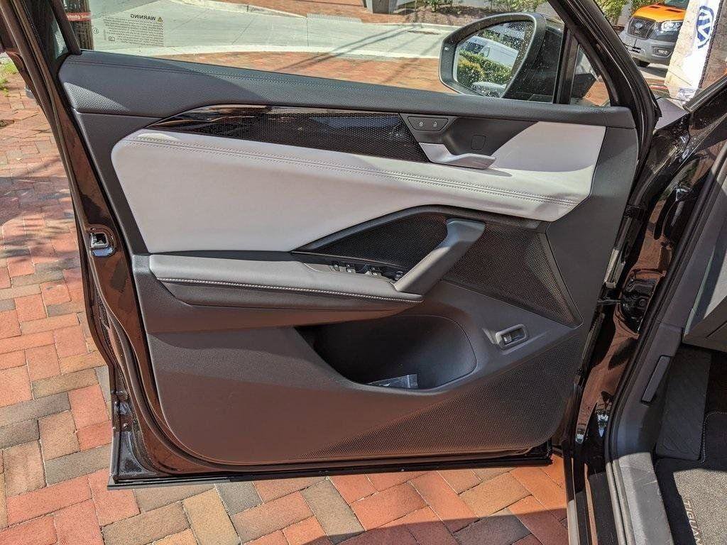 New 2026 Volkswagen Tiguan SE AWD/4WD image 9