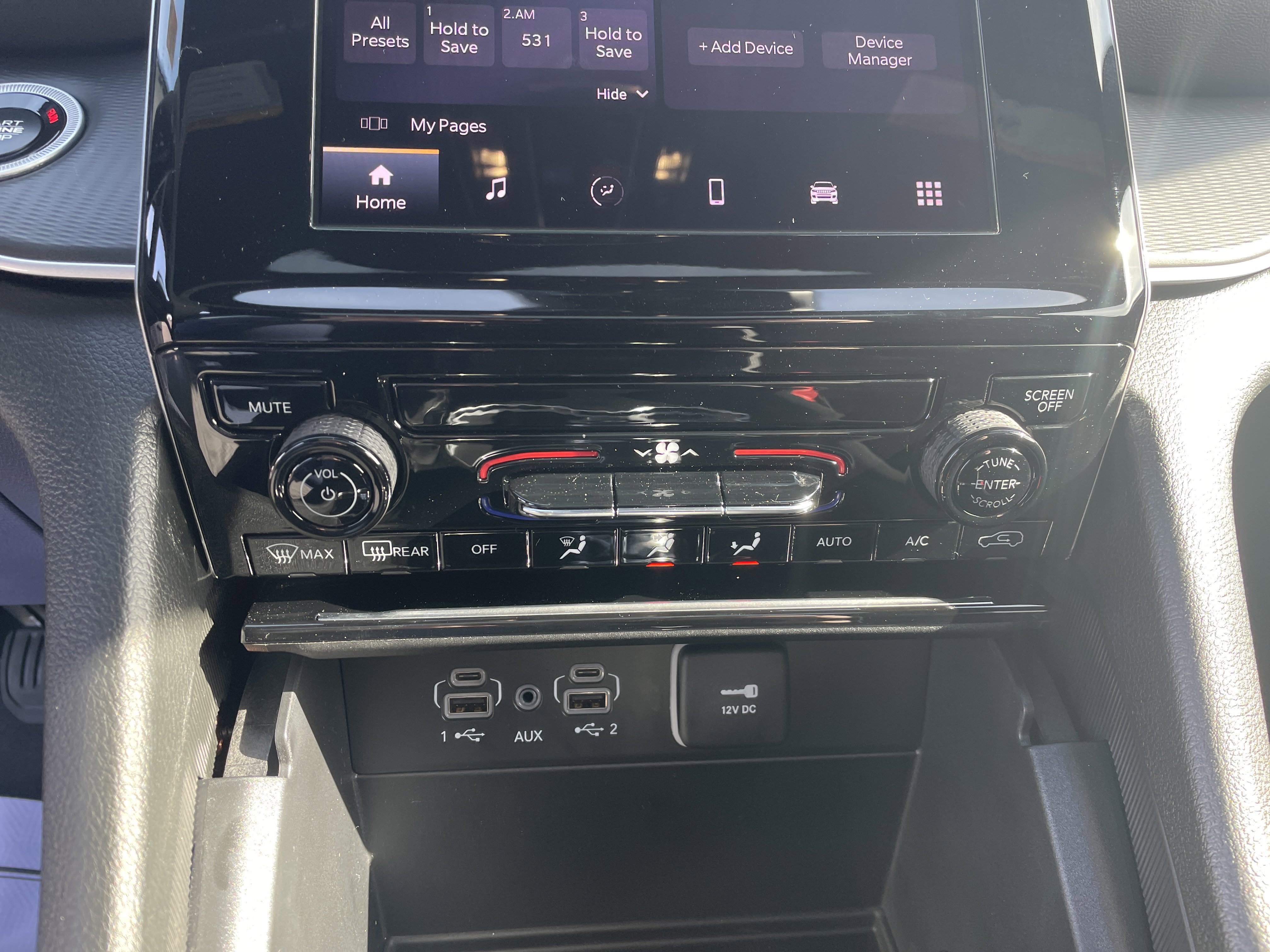 Used 2025 Jeep Grand Cherokee Laredo X image 18