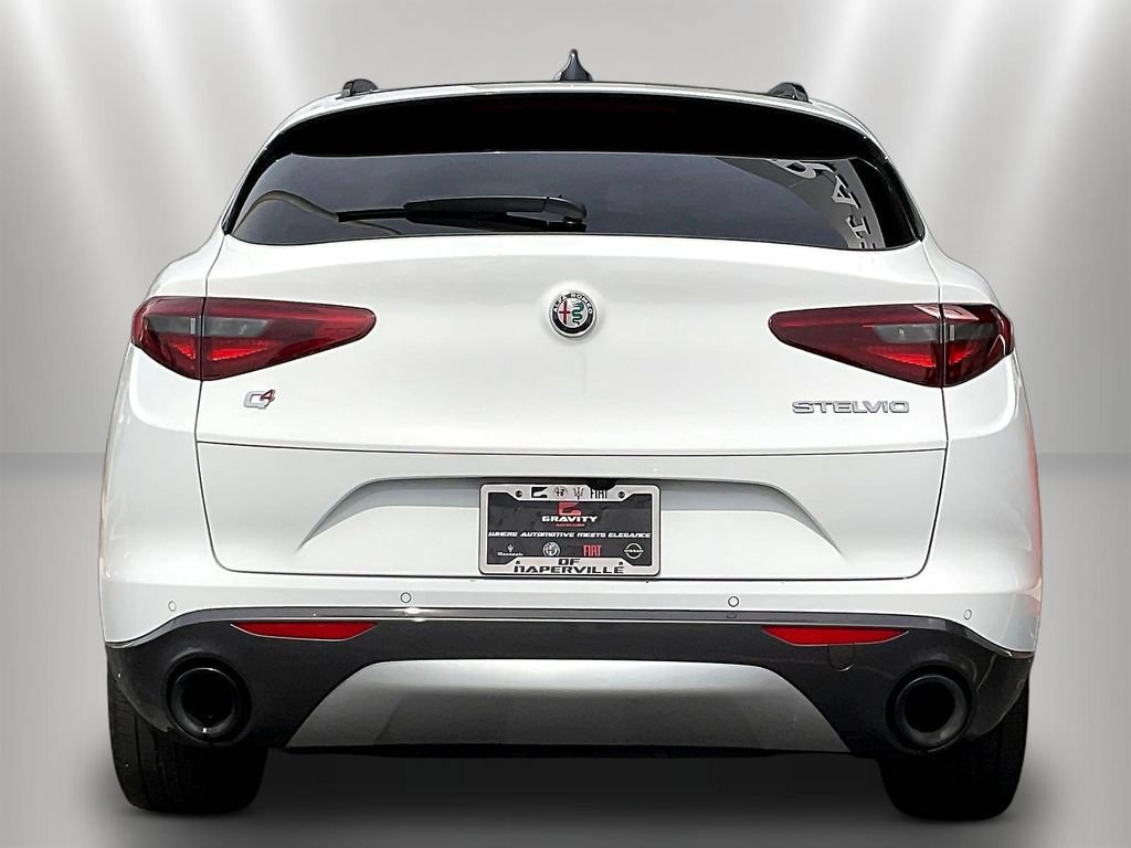 Used 2023 Alfa Romeo Stelvio Ti AWD/4WD image 5