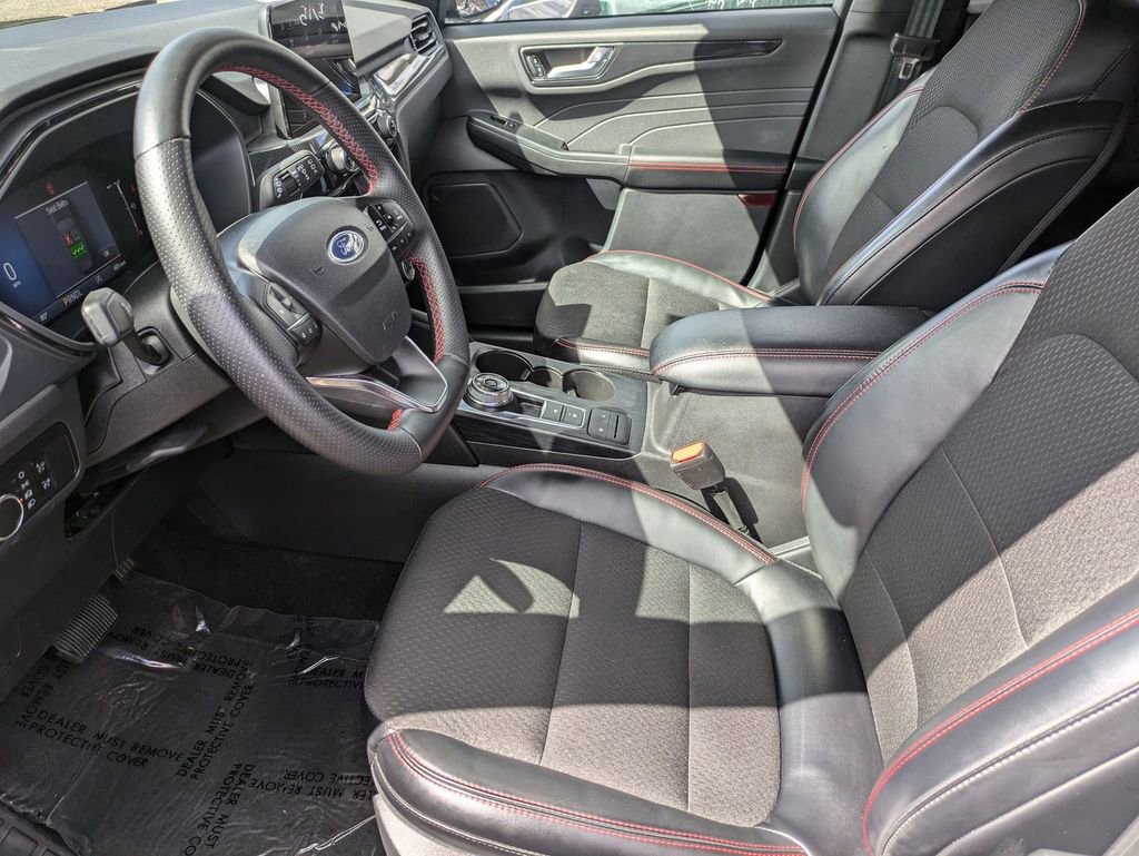 Used 2025 Ford Escape ST-Line image 23