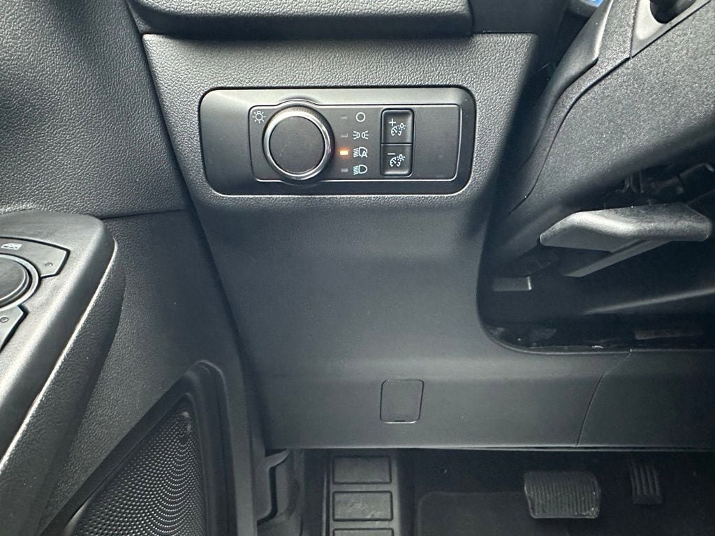 Used 2025 Ford Escape ST-Line AWD/4WD image 17
