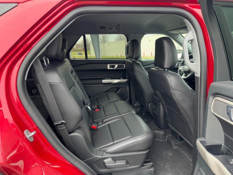 Used 2023 Ford Explorer XLT w/ Equipment Group 202A image 11