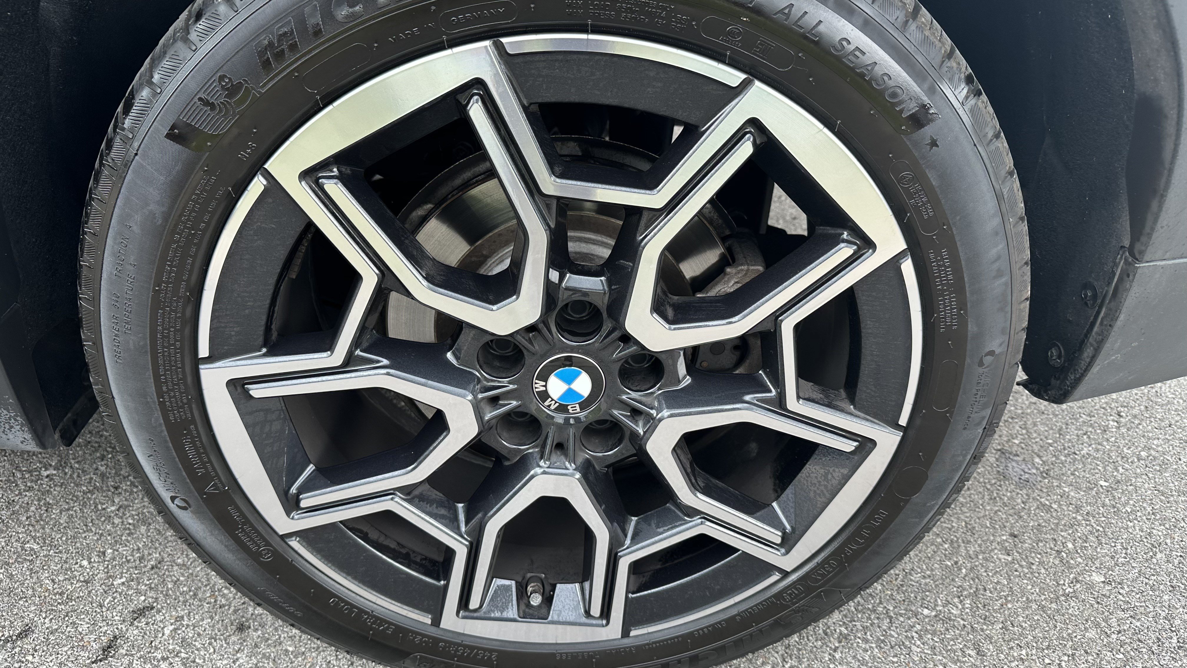 Certified 2025 BMW X2 xDrive28i w/ Technology Package AWD/4WD image 13
