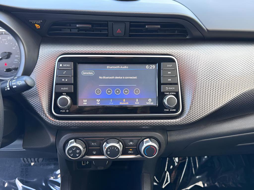 Used 2020 Nissan Kicks S image 22