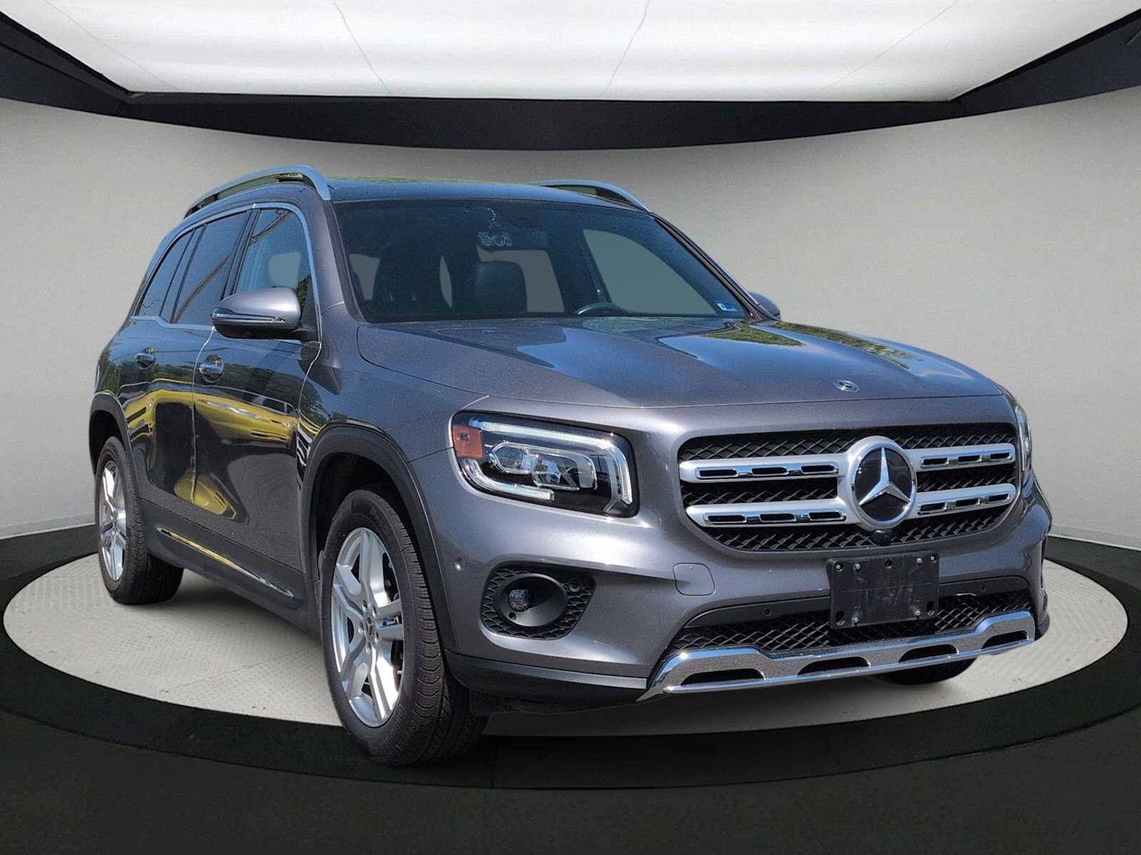 Used 2020 Mercedes-Benz GLB 250 4MATIC image 2