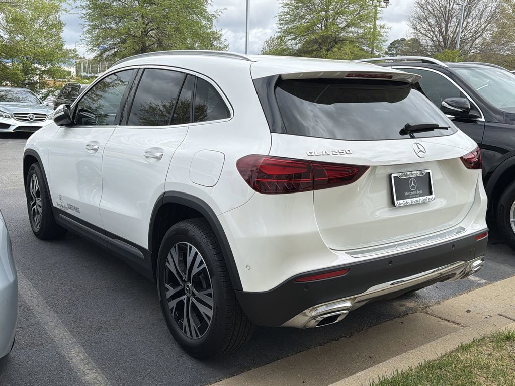 Used 2025 Mercedes-Benz GLA 250 image 4