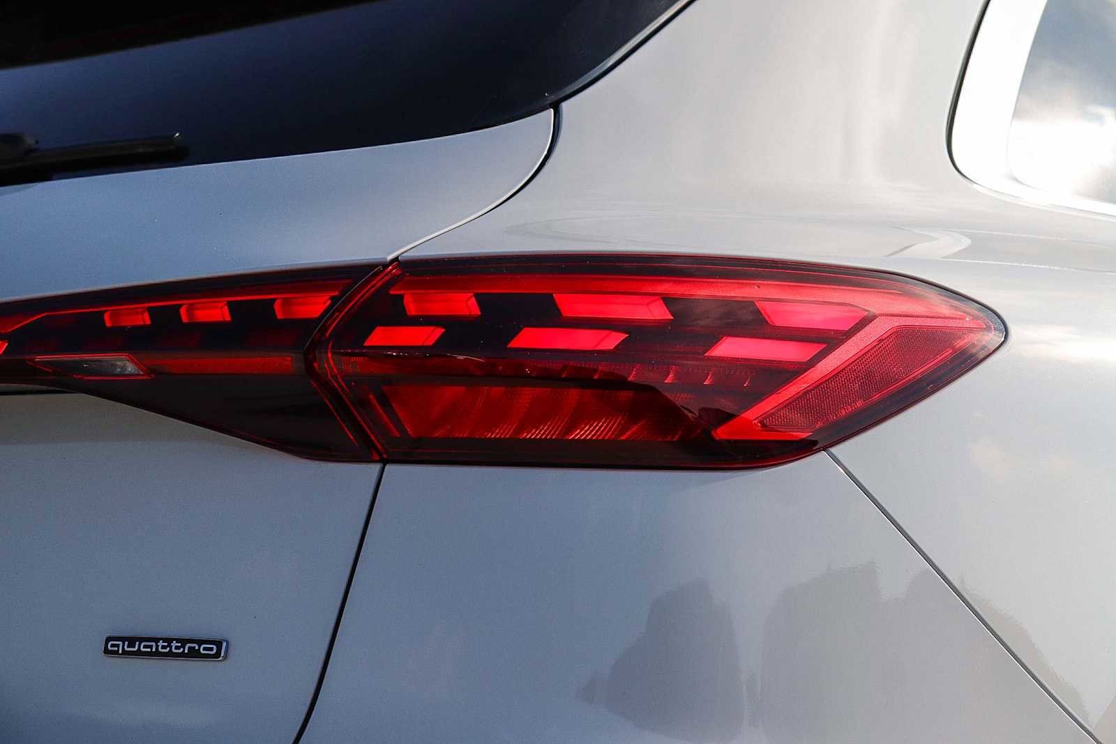 Used 2025 Audi Q5 Premium w/ Convenience Package image 10